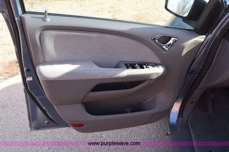 image for item L1117 2010 Honda Odyssey LX van