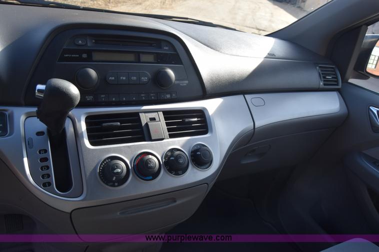 image for item L1117 2010 Honda Odyssey LX van