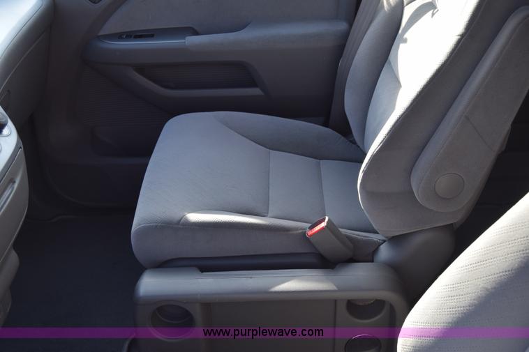 image for item L1117 2010 Honda Odyssey LX van