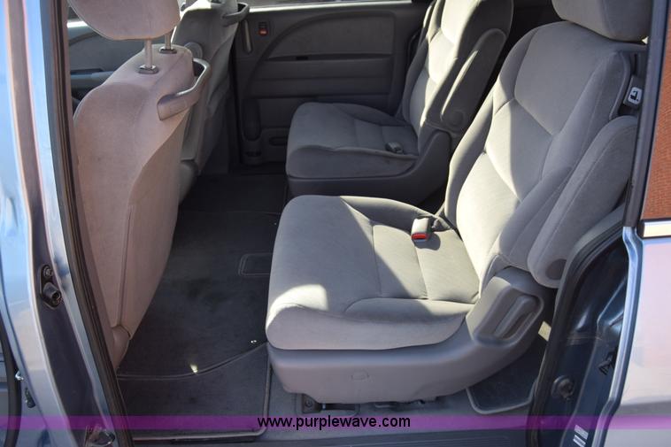 image for item L1117 2010 Honda Odyssey LX van