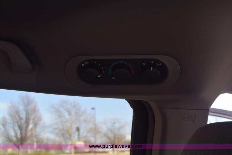 image for item L1117 2010 Honda Odyssey LX van