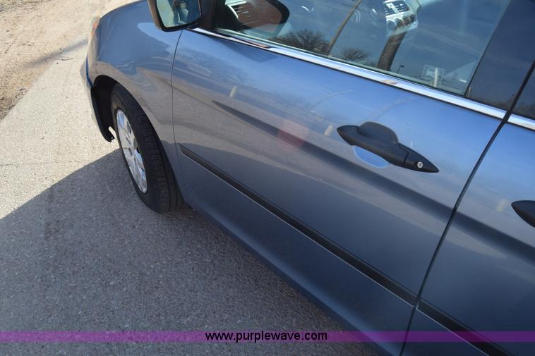 image for item L1117 2010 Honda Odyssey LX van