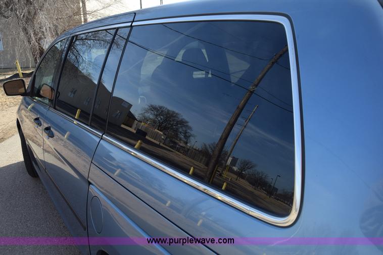 image for item L1117 2010 Honda Odyssey LX van