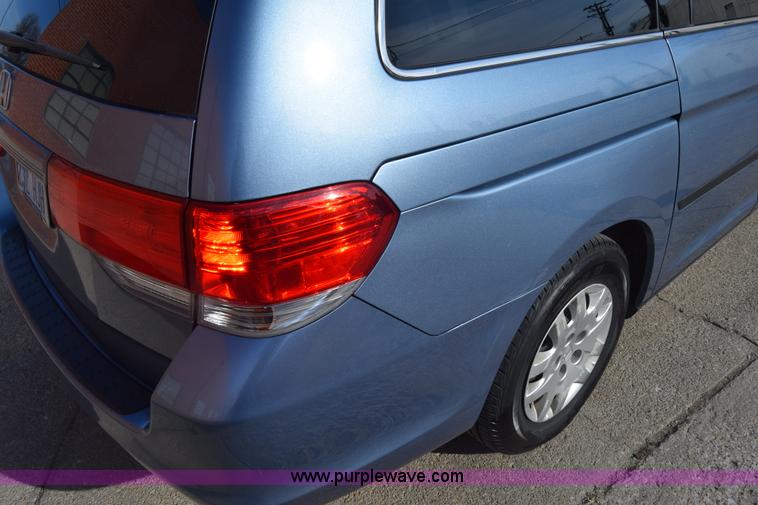 image for item L1117 2010 Honda Odyssey LX van