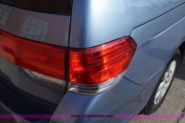 image for item L1117 2010 Honda Odyssey LX van