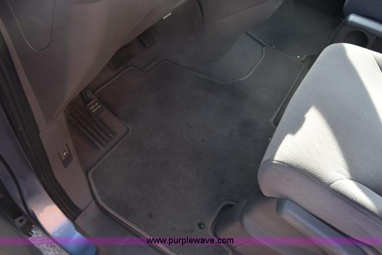 image for item L1117 2010 Honda Odyssey LX van