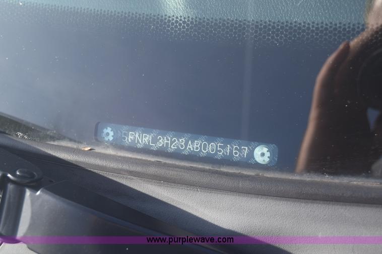 image for item L1117 2010 Honda Odyssey LX van