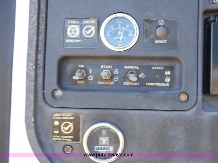 image for item L1124 1990 Great Dane 7211TZ1A refrigerated trailer