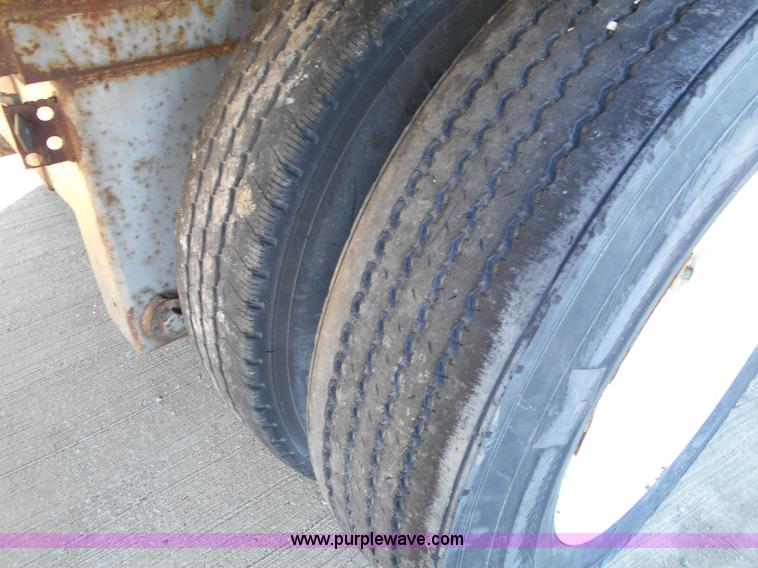 image for item L1124 1990 Great Dane 7211TZ1A refrigerated trailer