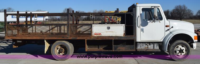 image for item L1165 1991 International 4600LP flatbed truck