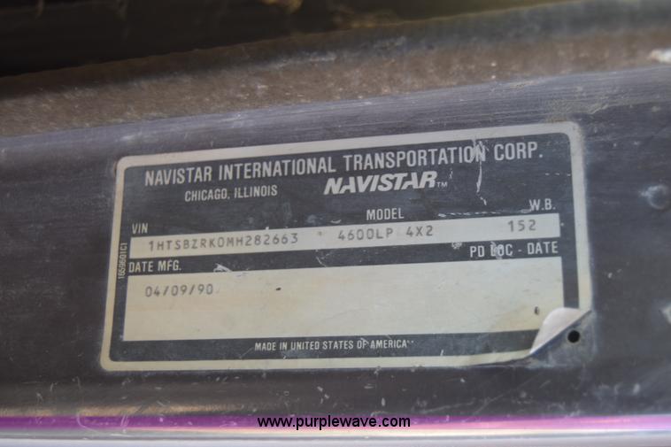 image for item L1165 1991 International 4600LP flatbed truck