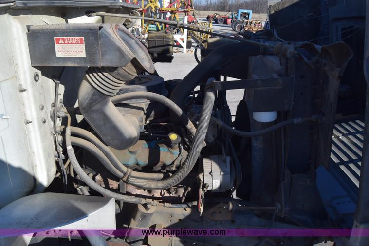 image for item L1165 1991 International 4600LP flatbed truck