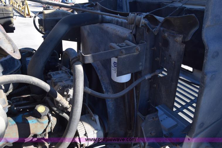 image for item L1165 1991 International 4600LP flatbed truck