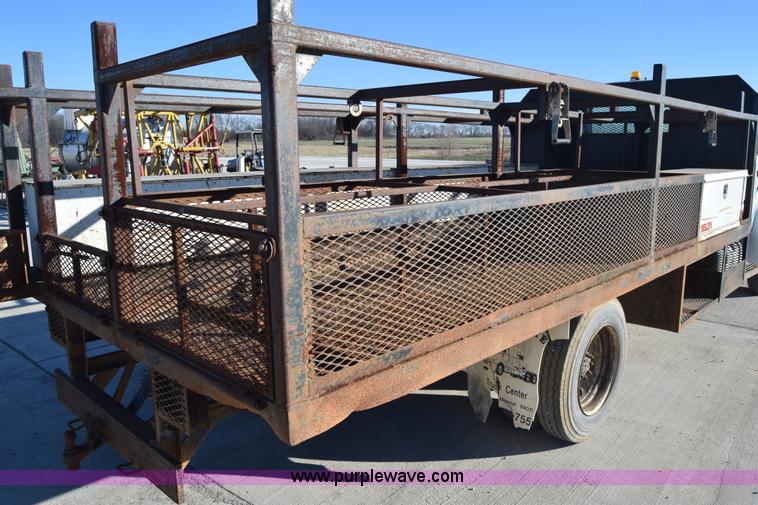 image for item L1165 1991 International 4600LP flatbed truck