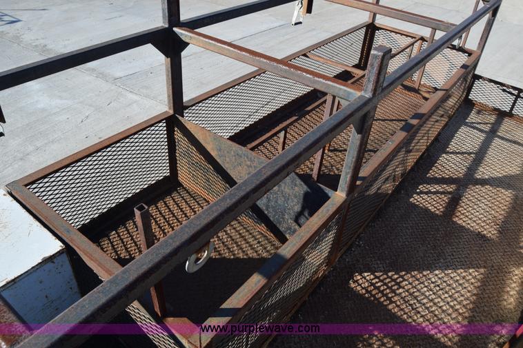 image for item L1165 1991 International 4600LP flatbed truck