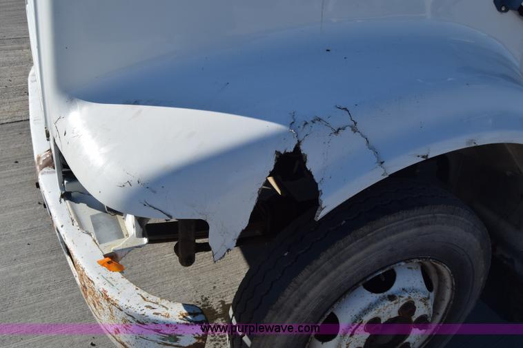 image for item L1165 1991 International 4600LP flatbed truck