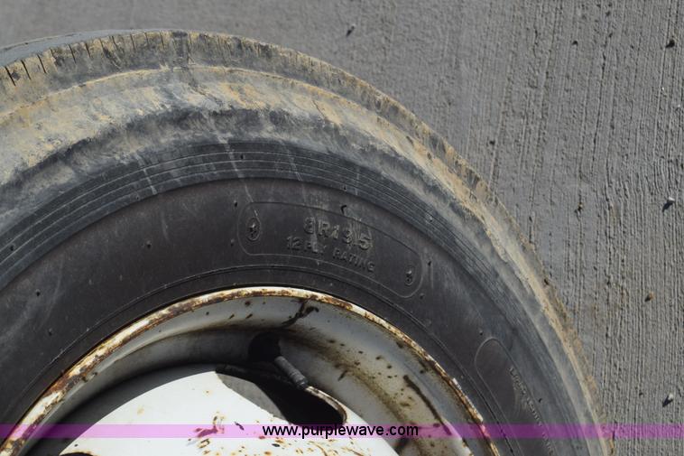 image for item L1165 1991 International 4600LP flatbed truck