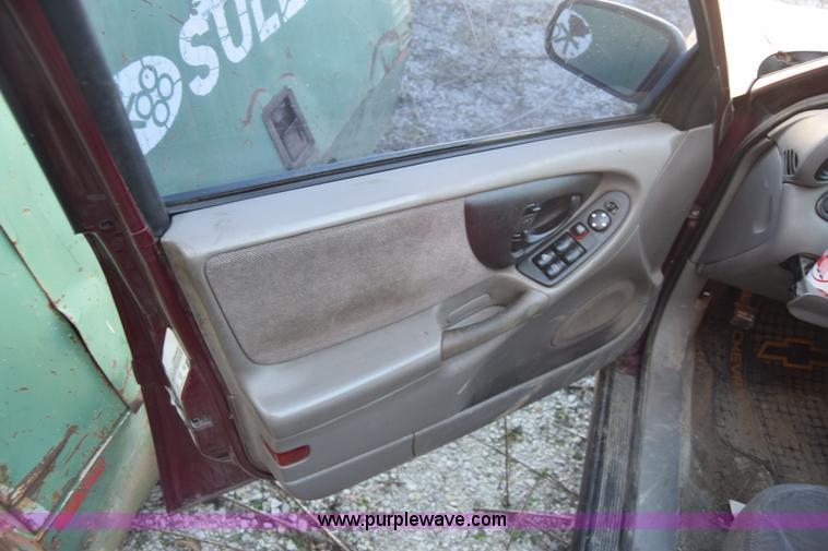 image for item L1178 2002 Chevrolet Malibu