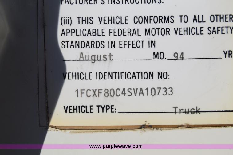 image for item L1195 1995 Ford F800 service truck