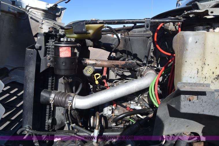 image for item L1195 1995 Ford F800 service truck