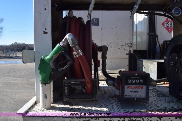 image for item L1195 1995 Ford F800 service truck