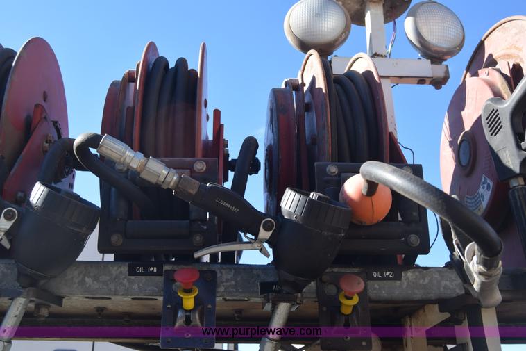 image for item L1195 1995 Ford F800 service truck