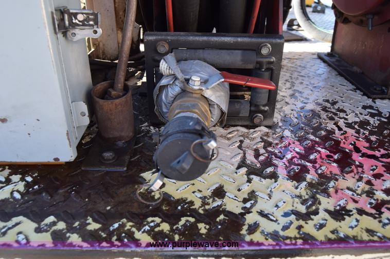 image for item L1195 1995 Ford F800 service truck