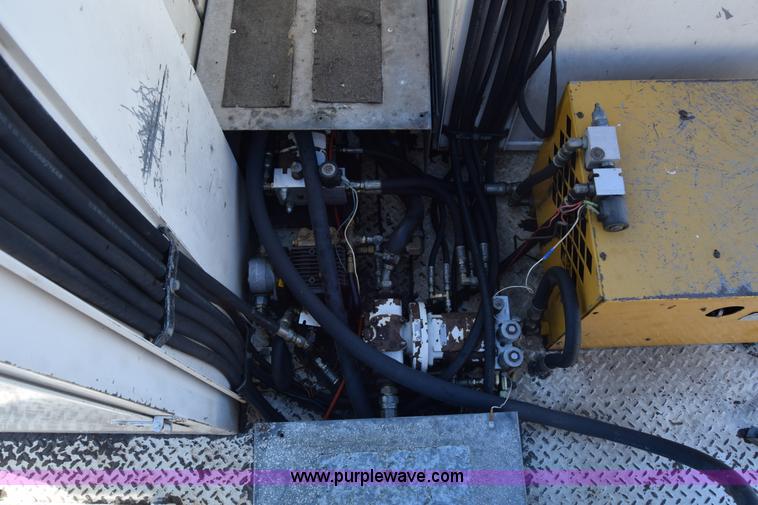 image for item L1195 1995 Ford F800 service truck