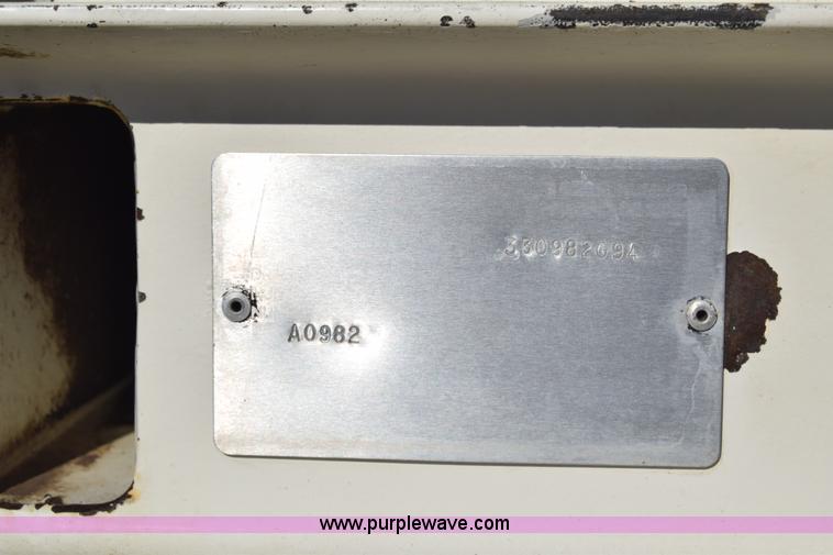 image for item L1195 1995 Ford F800 service truck