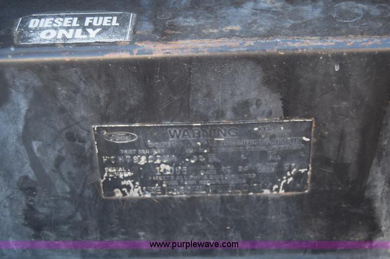 image for item L1195 1995 Ford F800 service truck