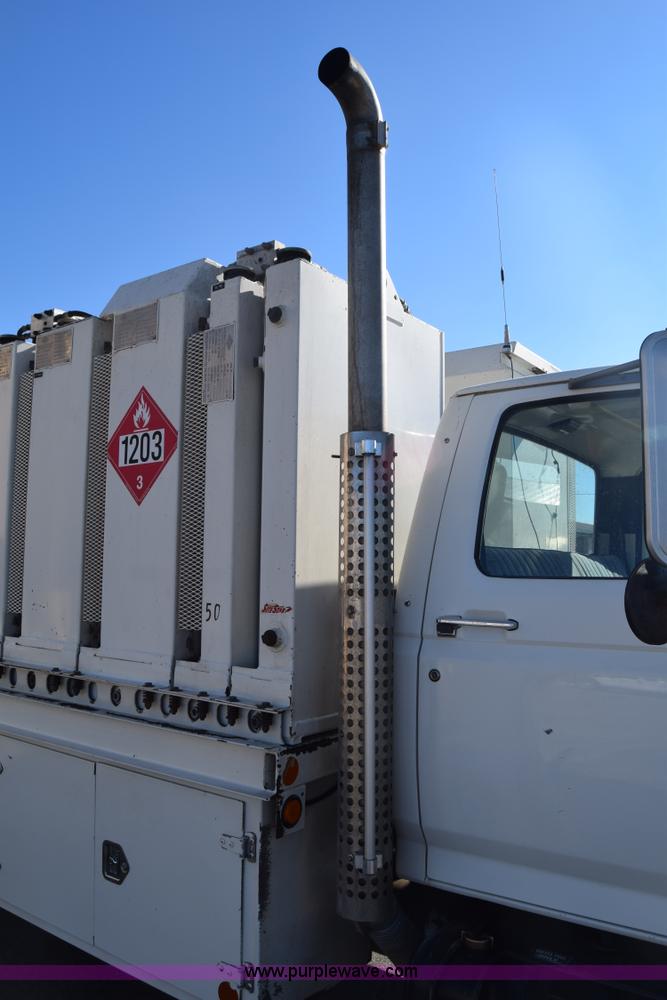 image for item L1195 1995 Ford F800 service truck