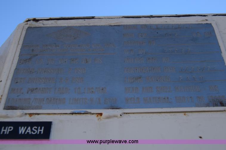 image for item L1195 1995 Ford F800 service truck