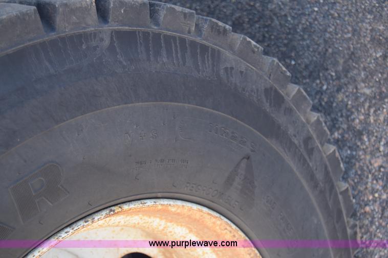 image for item L1195 1995 Ford F800 service truck