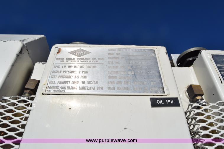 image for item L1195 1995 Ford F800 service truck