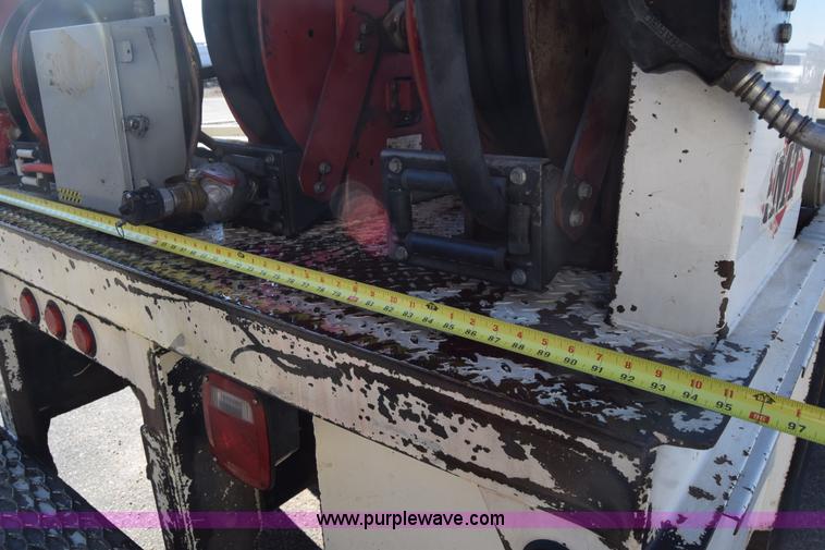 image for item L1195 1995 Ford F800 service truck