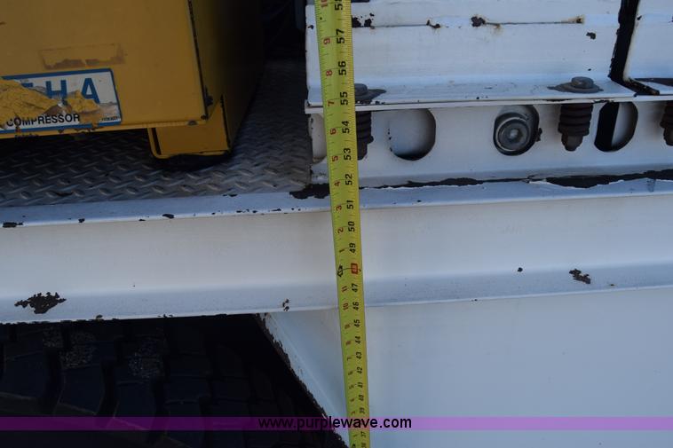 image for item L1195 1995 Ford F800 service truck