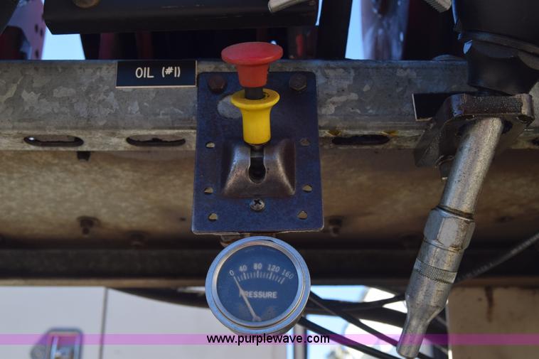 image for item L1195 1995 Ford F800 service truck