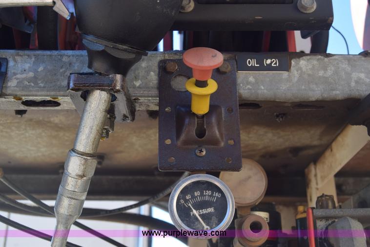 image for item L1195 1995 Ford F800 service truck