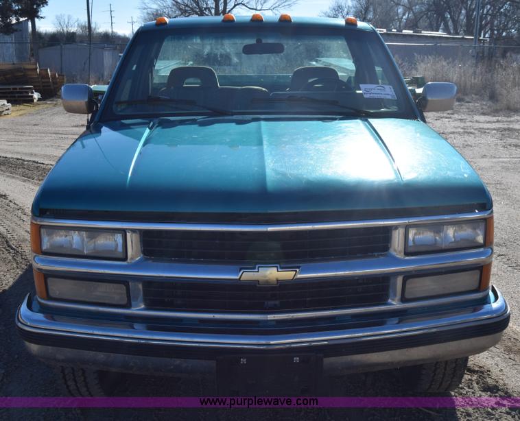 image for item L1196 1994 Chevrolet 2500 utility truck