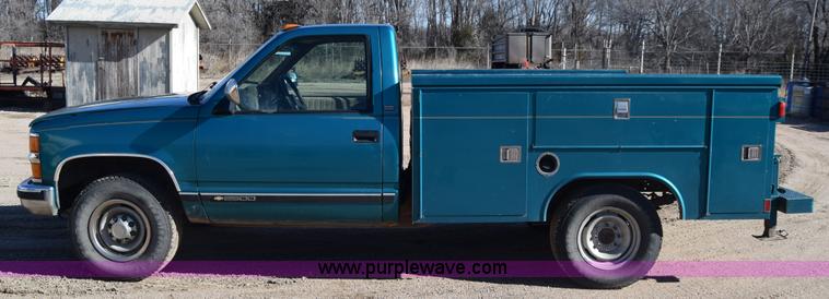 image for item L1196 1994 Chevrolet 2500 utility truck