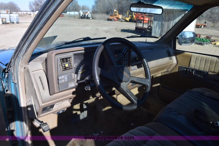 image for item L1196 1994 Chevrolet 2500 utility truck
