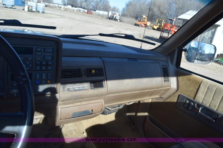 image for item L1196 1994 Chevrolet 2500 utility truck