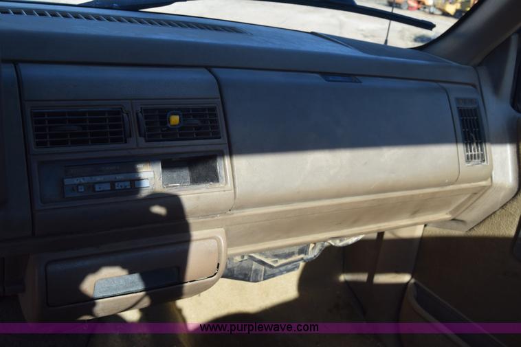 image for item L1196 1994 Chevrolet 2500 utility truck
