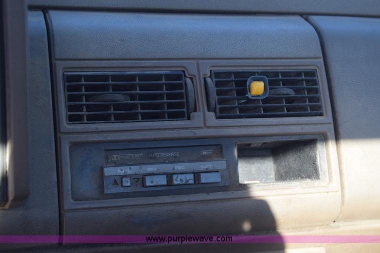 image for item L1196 1994 Chevrolet 2500 utility truck