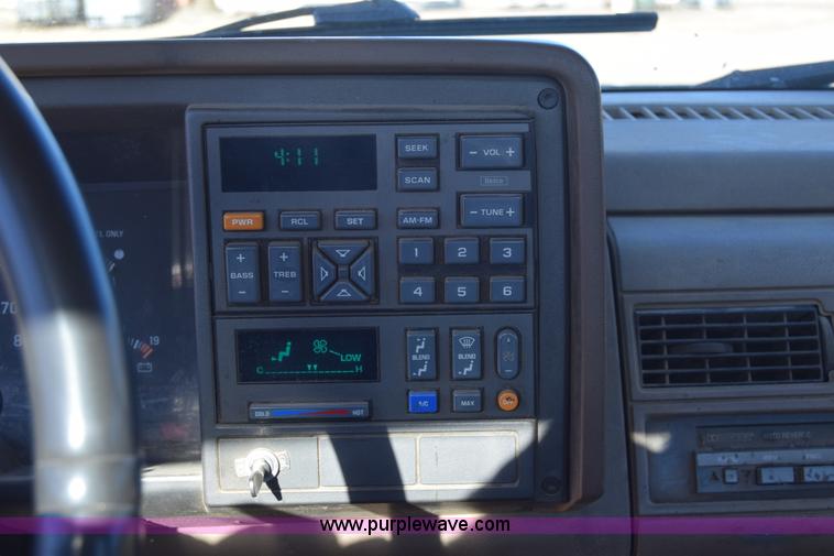 image for item L1196 1994 Chevrolet 2500 utility truck