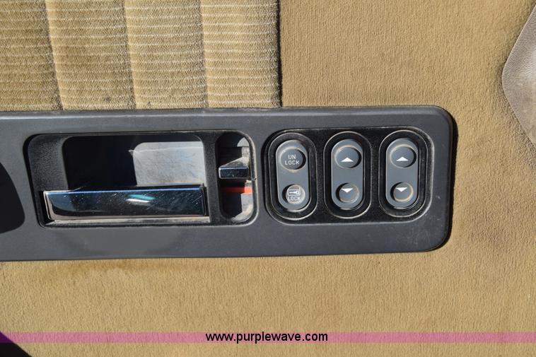 image for item L1196 1994 Chevrolet 2500 utility truck