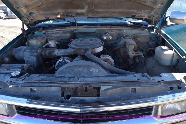image for item L1196 1994 Chevrolet 2500 utility truck