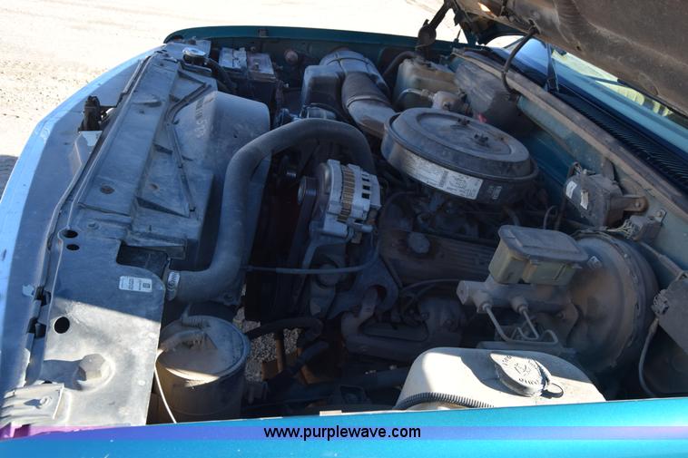 image for item L1196 1994 Chevrolet 2500 utility truck