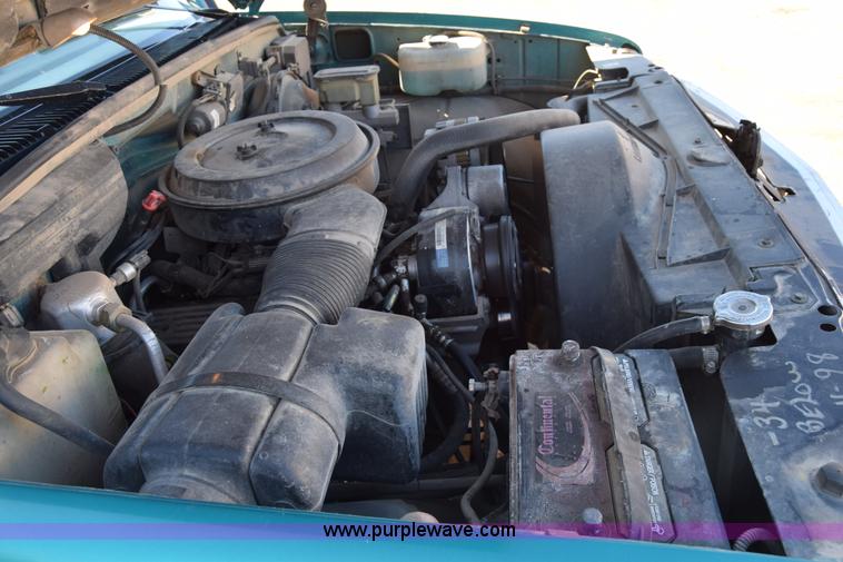 image for item L1196 1994 Chevrolet 2500 utility truck