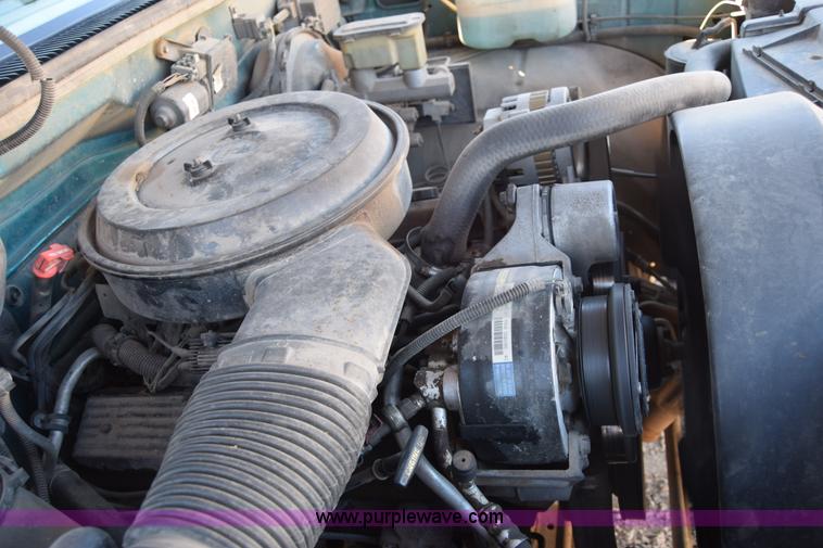 image for item L1196 1994 Chevrolet 2500 utility truck